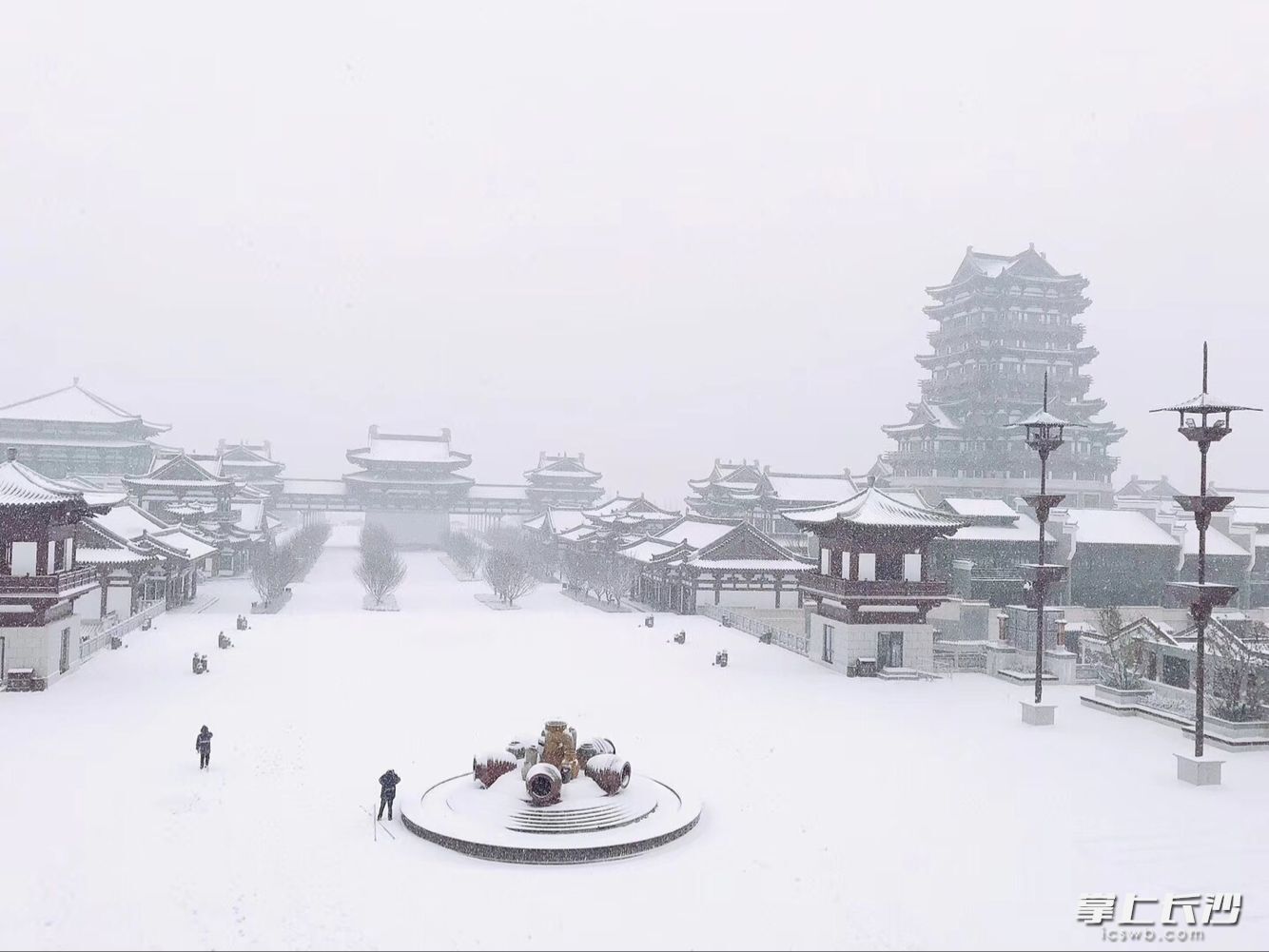 铜官古镇一夜被雪白头