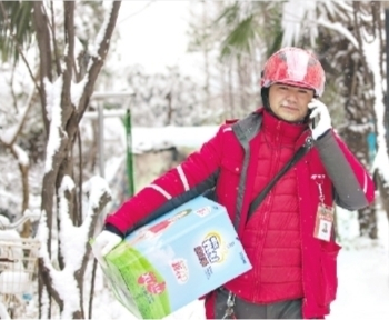 大雪突降，长江日报记者探访各行各业从容应对，武汉迎来瑞雪丰年