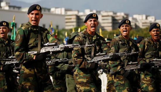 委内瑞拉总统马杜罗宣布将举行大规模军事演习。（图源：路透社）